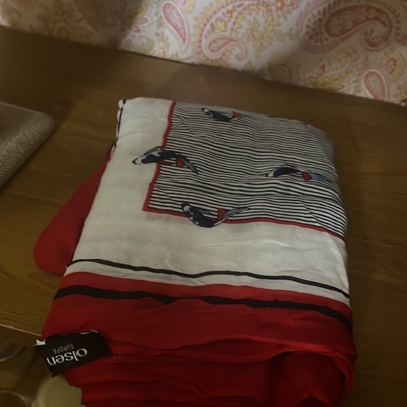 Olsen Europe large scarf whales - Picture 5 of 5